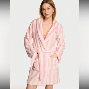 Victoria’s Secret Short Cozy Plush Pink and White Striped Women's Robe size M/L